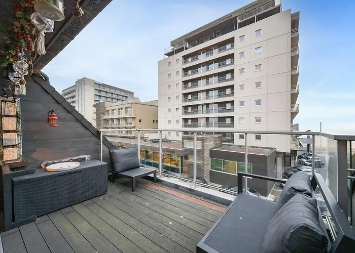 Penthouse With Spacious Terrace & Sea View 公寓 奥斯滕德