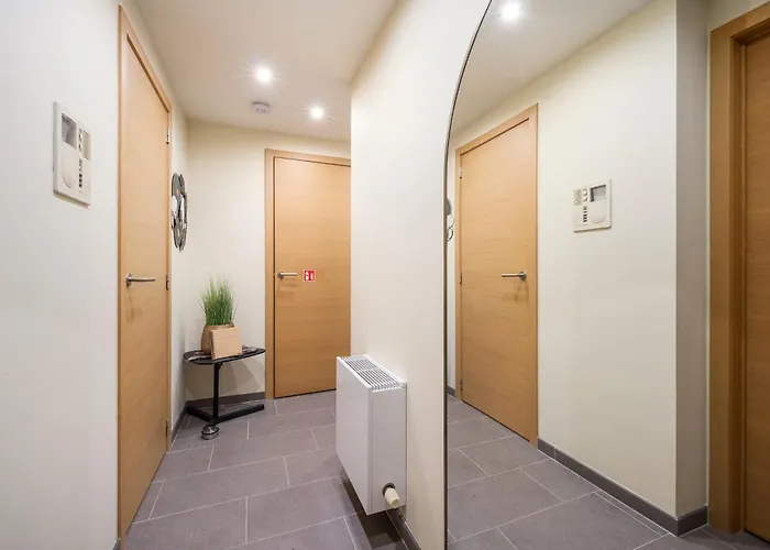 Penthouse With Spacious Terrace & Sea View 公寓 *